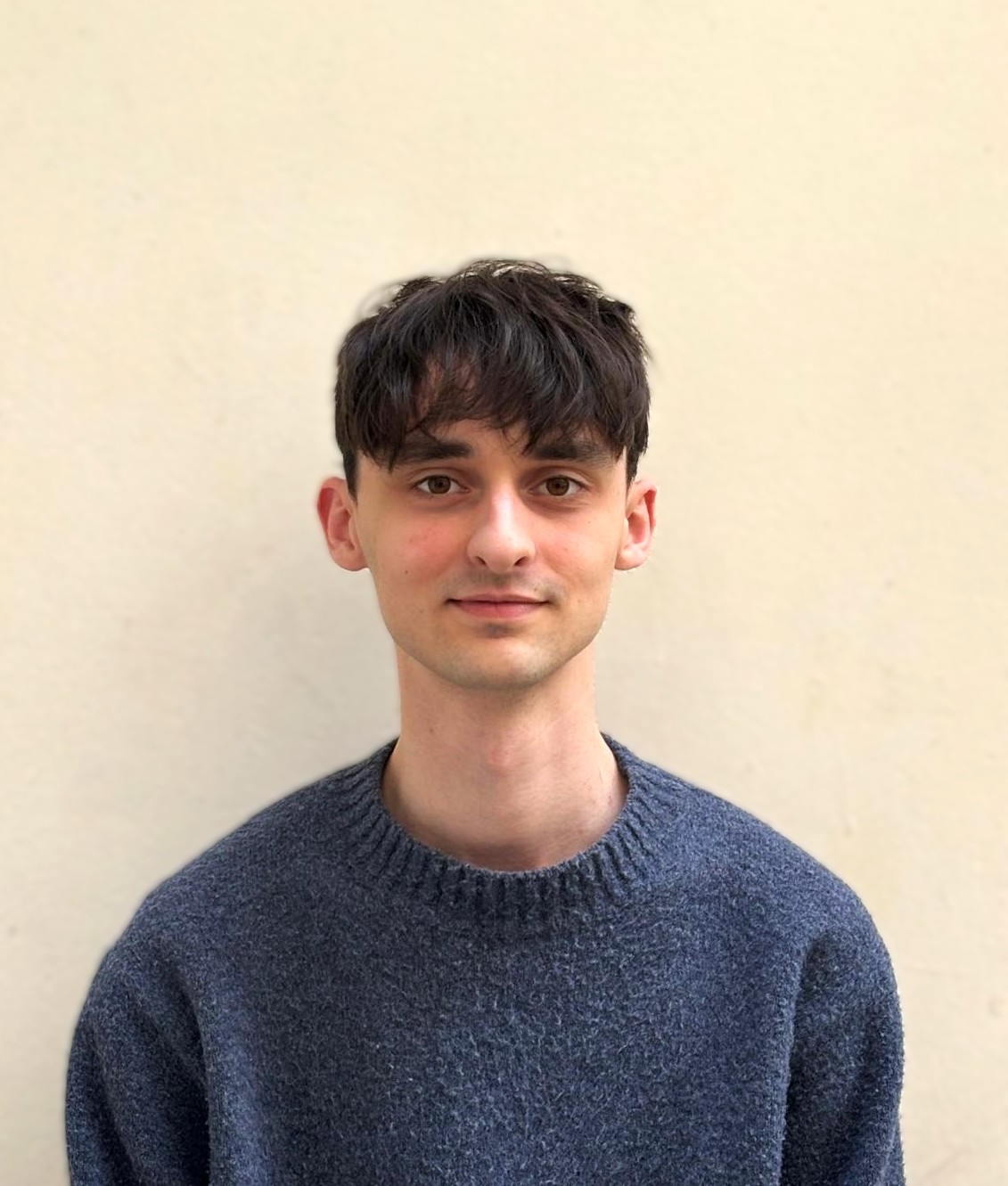 Paul Gonzalez, pianiste et professeur de piano, au clavier